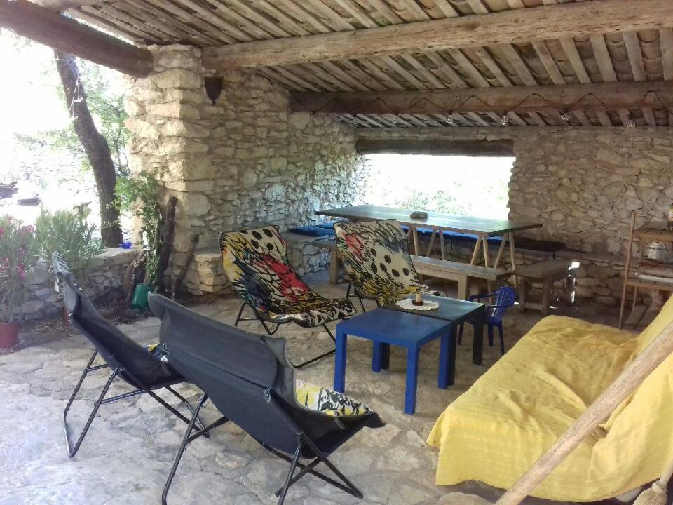 Le Jas Des Aiguiers Hotel Saint-Saturnin-d'Apt Ngoại thất bức ảnh